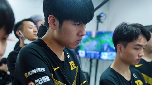 誉充满骄傲 誉充满骄傲